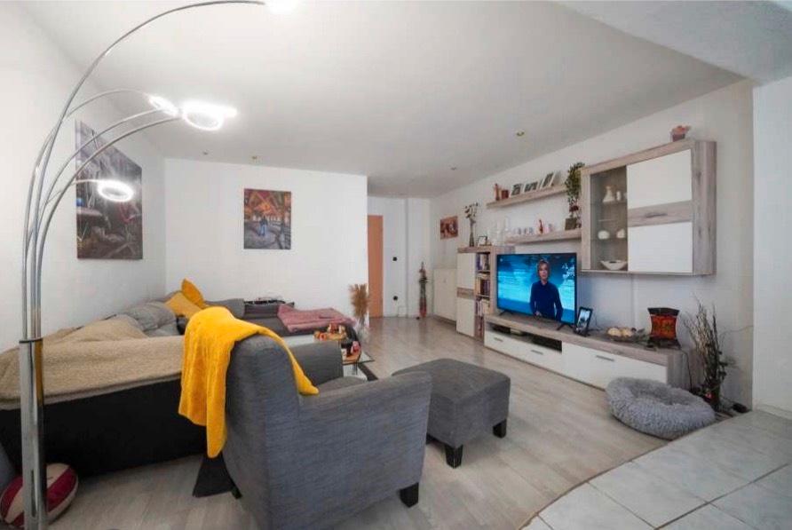 Große 4–5-Zimmer-Wohnung mit Terrasse & Stellplatz 5 zimmer