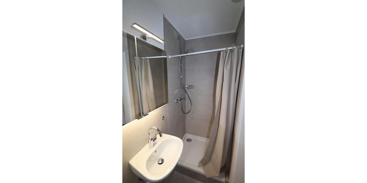 Wohnen auf Zeit Stuttgart Stuttgart-Ost - 3 Zimmer, 11 m&sup2;, 590&euro; | Angebot:25894004