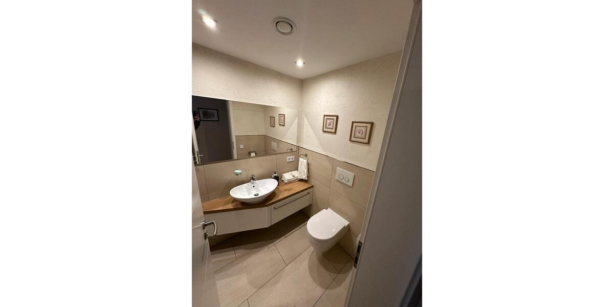 Einfamilienhaus Detmold - 3 Zimmer, 142 m&sup2;, 2.200&euro; | Angebot:24653431