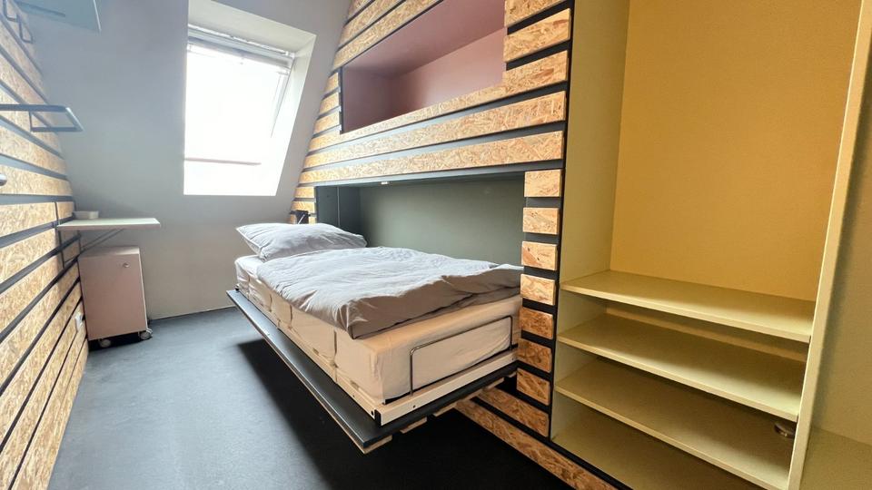 Dachgeschoßwohnung Hamburg Barmbek-Süd - 5 Zimmer, 91 m&sup2;, 2.100&euro; | Angebot:25854851