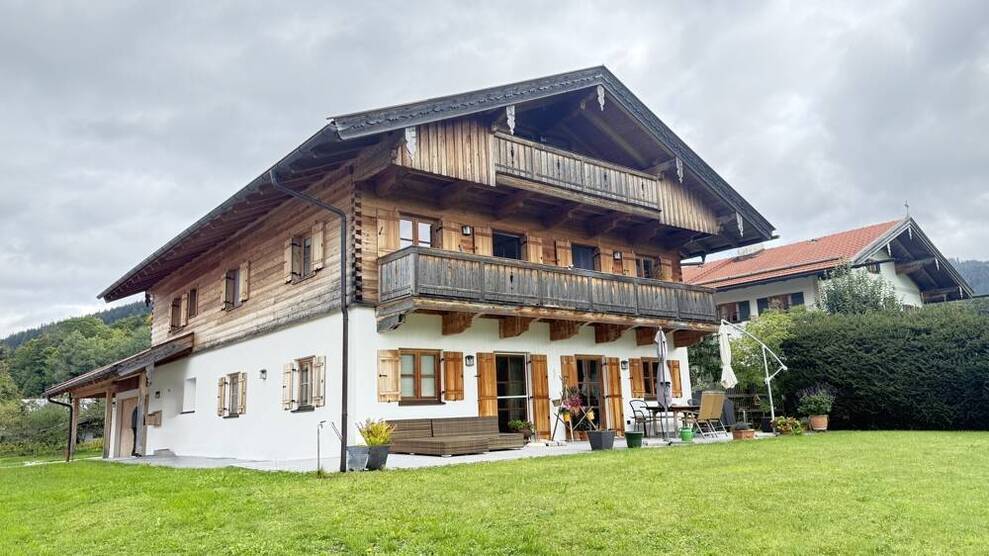 Exklusives Wohnerlebnis in Elbach - Alpenblick & Sonnenlage