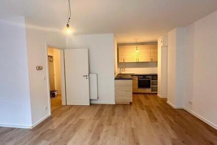 Erstbezug: Sanierte Whg, Küche, Balkon, Köln-Poll zimmer