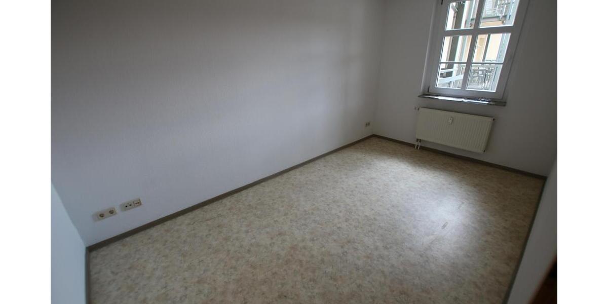 Mit Balkon und Lift! Zentral gelegene 2-Zimmer-Wohnung in Gera - Etagenwohnung Gera Ostviertel | Angebot:27156231