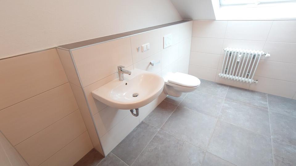 Dachgeschoßwohnung Pirmasens Niedersimten - 3 Zimmer, 82 m&sup2;, 400&euro; | Angebot:23391101