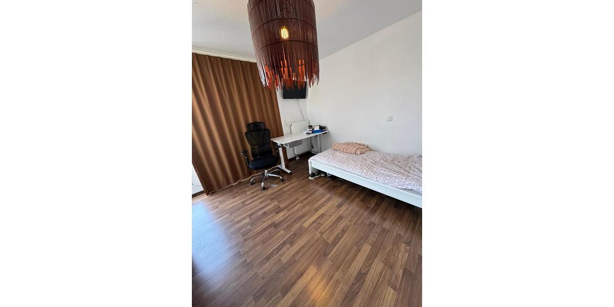 Wohnen auf Zeit Böblingen Dagersheim - 6 Zimmer, 13 m&sup2;, 640&euro; | Angebot:26023691