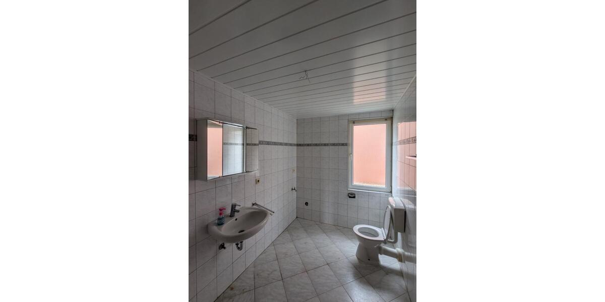 Einfamilienhaus Porta Westfalica - 4 Zimmer, 100 m&sup2;, 1.000&euro; | Angebot:25755306