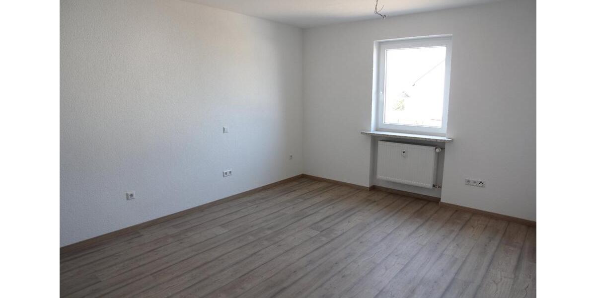Erdgeschoßwohnung Grub am Forst - 3 Zimmer, 93 m&sup2;, 750&euro; | Angebot:24624932