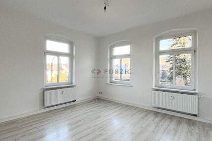 Wohnung Oberlungwitz - 2 Zimmer, 65 m&sup2;, 330&euro; | Angebot:25040583