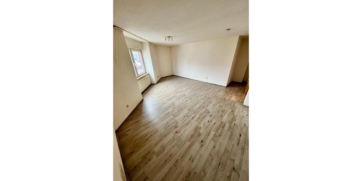 Etagenwohnung Weidhausen bei Coburg - 2 Zimmer, 65 m&sup2;, 650&euro; | Angebot:26047335