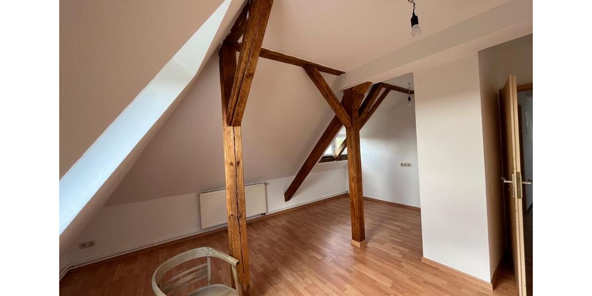 Dachgeschoßwohnung Schwalmstadt - 3 Zimmer, 70 m&sup2;, 590&euro; | Angebot:25869047