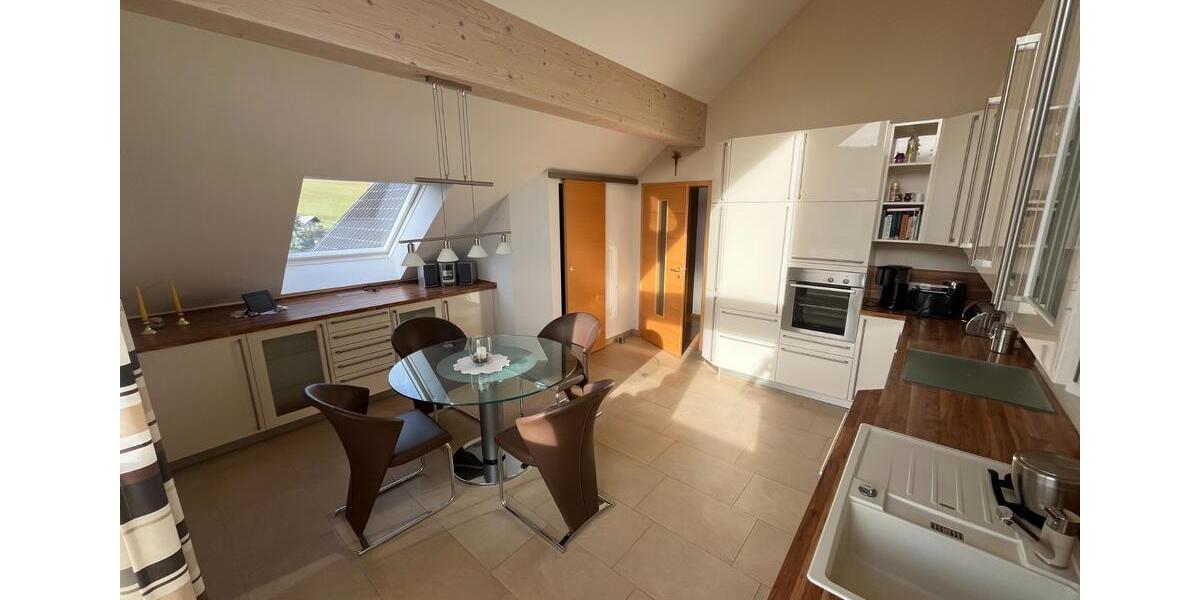 Dachgeschoßwohnung Geisa - 2 Zimmer, 92 m&sup2;, 1.080&euro; | Angebot:24444740