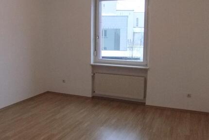 2 Zimmer-Wohnung, AB-Damm 65qm