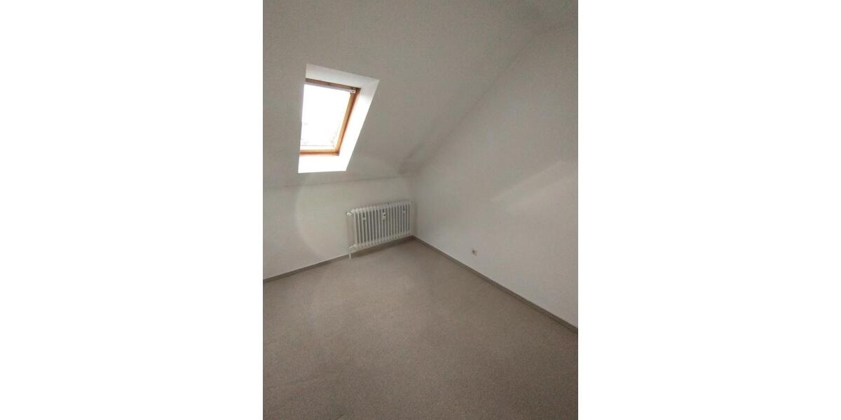 Dachgeschoßwohnung Bad Gandersheim - 4 Zimmer, 64 m&sup2;, 480&euro; | Angebot:24786626
