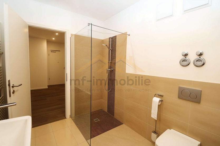 großzügige Erdgeschosswohnung 2 Zimmer 84m² mit Einbauküche 2 zimmer