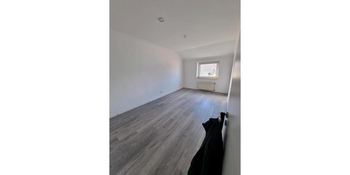 Dachgeschoßwohnung Düsseldorf Stadtbezirk 3 - 2 Zimmer, 62 m&sup2;, 1.050&euro; | Angebot:26566431
