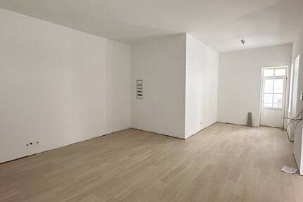 Erstbezug nach Kernsanierung: 2,5 -Zimmer-Wohnung im ruhigen Hinterhaus, zentral in Wiesbaden. 2 zimmer