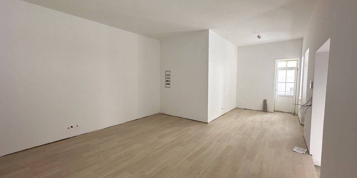 Erstbezug nach Kernsanierung: 2,5 -Zimmer-Wohnung im ruhigen Hinterhaus, zentral in Wiesbaden. 2 zimmer