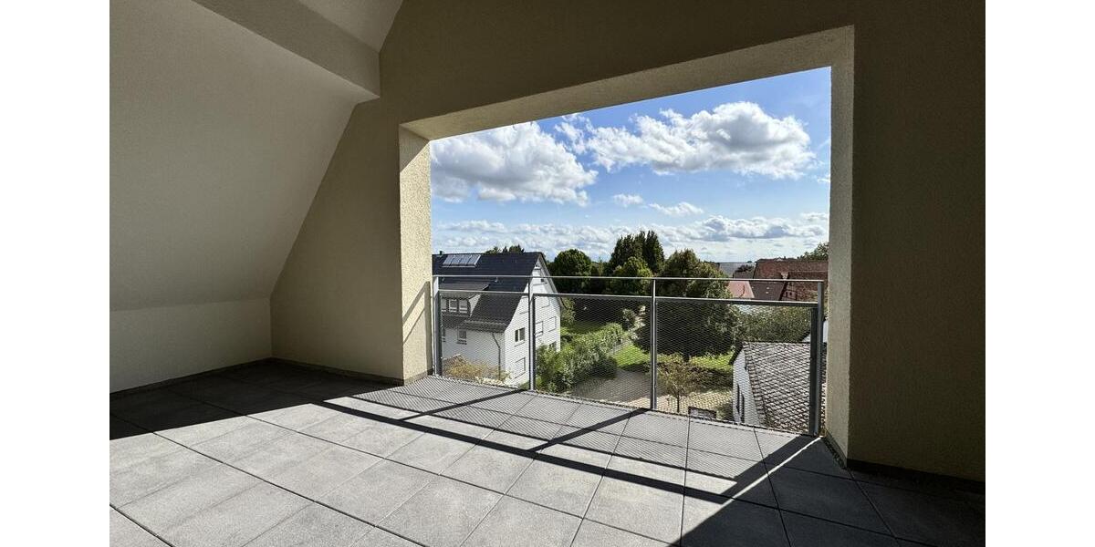 Erstbezug: Großzügige 3 Zimmer Dachgeschosswohnung mit EBK und TG-Stellplatz in Ulm-Lehr! 3 zimmer