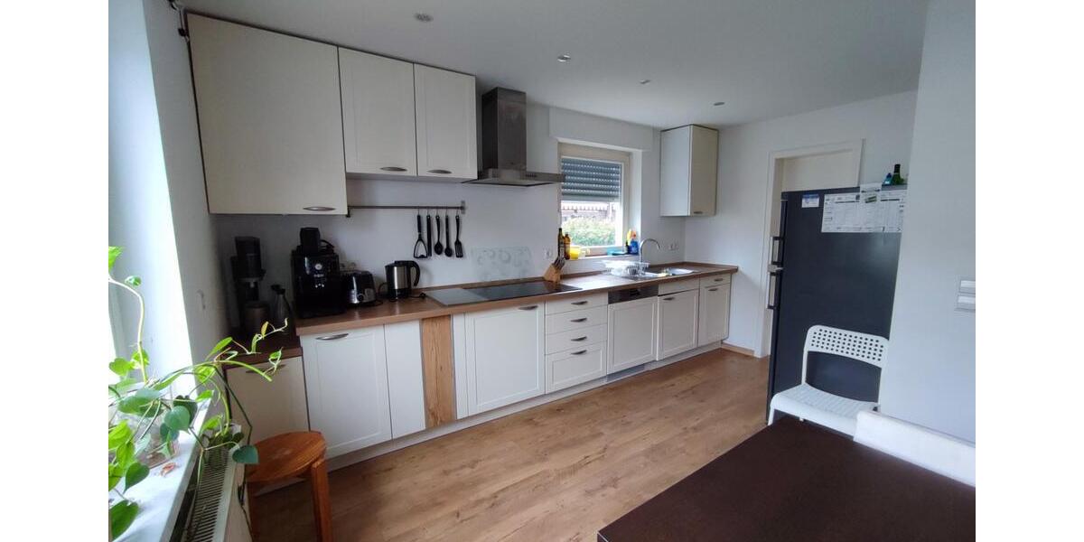 1 WG-Zimmer in sonniger, renovierter Berufstätigen-WG 11 zimmer