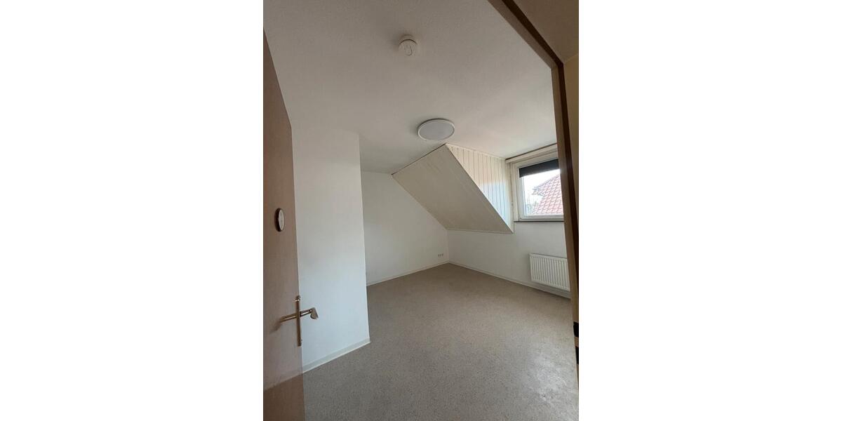Dachgeschoßwohnung Fernwald - 5 Zimmer, 85 m&sup2;, 1.200&euro; | Angebot:26640373