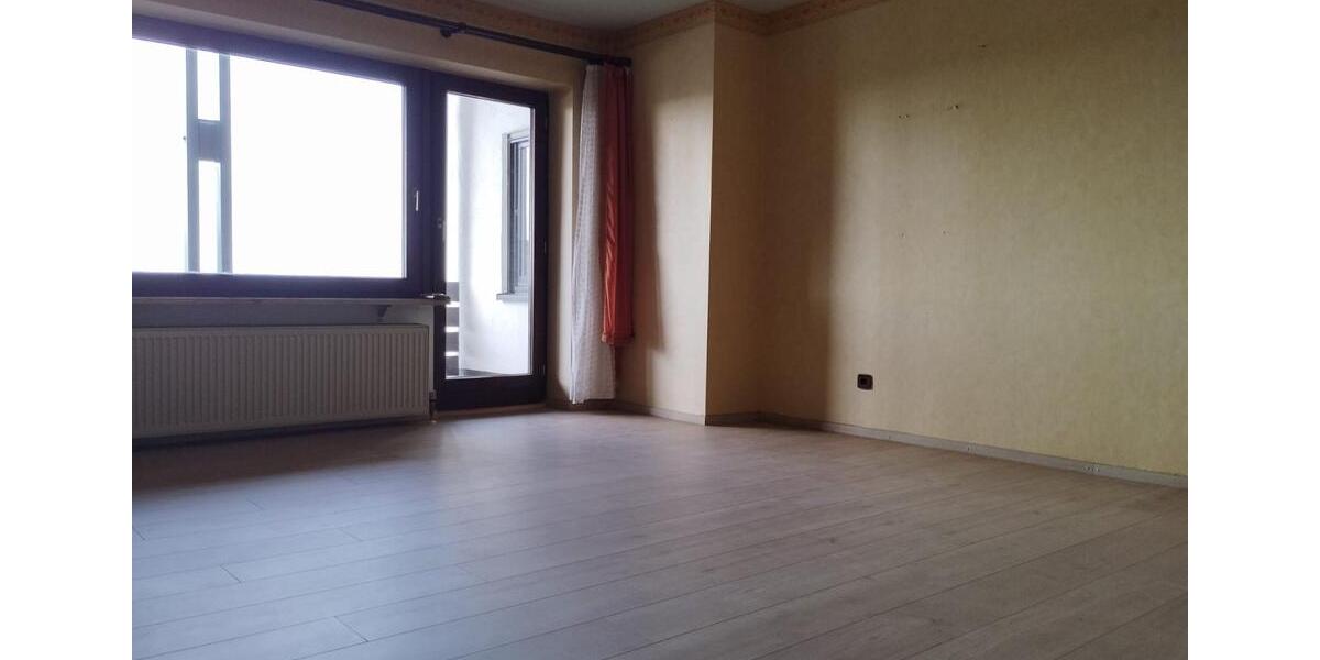 Dachgeschoßwohnung Neresheim - 3 Zimmer, 76 m&sup2;, 700&euro; | Angebot:25990810