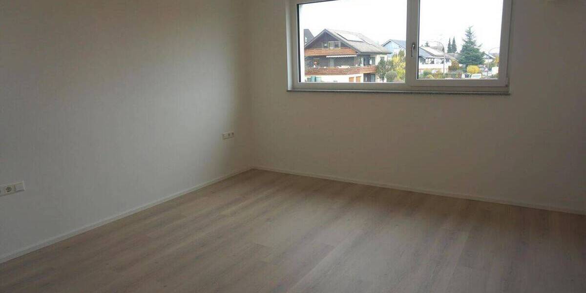 Etagenwohnung Altensteig - 3 Zimmer, 92 m&sup2;, 1.200&euro; | Angebot:26018234