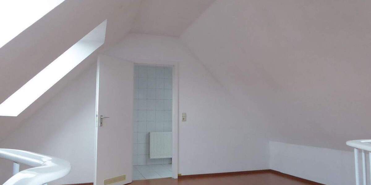 Etagenwohnung Rudolstadt Volkstedt - 4 Zimmer, 81 m&sup2;, 660&euro; | Angebot:25814016