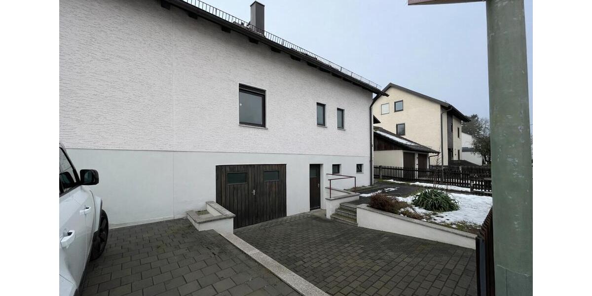 Erdgeschoßwohnung Lappersdorf - 3 Zimmer, 105 m&sup2;, 1.500&euro; | Angebot:24859969