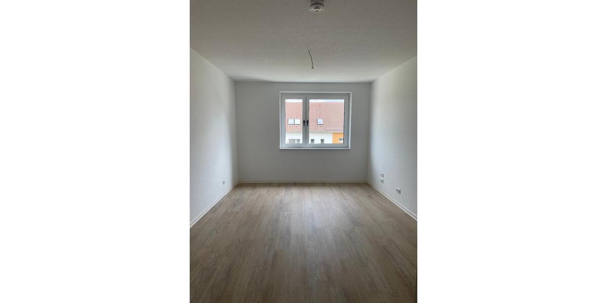 Etagenwohnung Oederan - 4 Zimmer, 99 m&sup2;, 695&euro; | Angebot:26547174