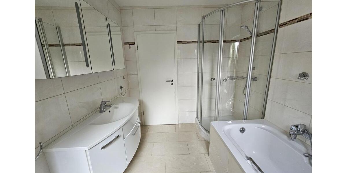 Erdgeschoßwohnung Gladbeck - 3 Zimmer, 101 m&sup2;, 990&euro; | Angebot:26033917