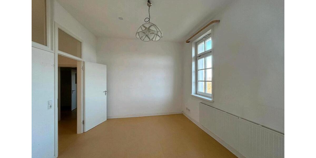 Etagenwohnung Malsfeld - 5 Zimmer, 130 m&sup2;, 1.000&euro; | Angebot:24588916