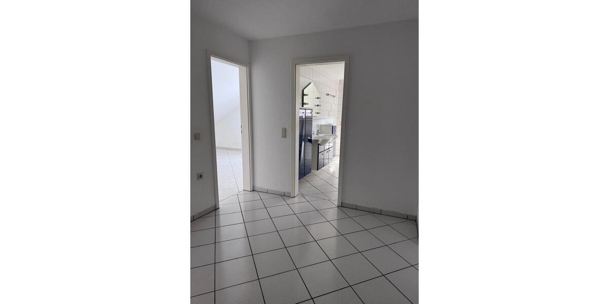 Dachgeschoßwohnung Höpfingen - 3 Zimmer, 83 m&sup2;, 575&euro; | Angebot:24753500