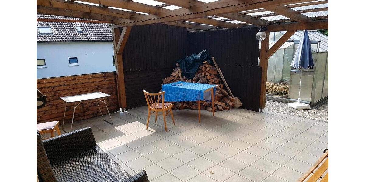 Reihenhaus Roding - 7 Zimmer, 220 m&sup2;, 700&euro; | Angebot:25287777