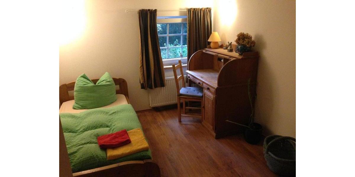 Wohnen auf Zeit Gelsenkirchen Gelsenkirchen-Nord - 7 Zimmer, 20 m&sup2;, 95&euro; | Angebot:26517857