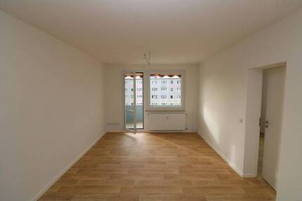 Kinderlachen willkommen...sanierte 5-Raum-FamilienWohnung mit Balkon!!!