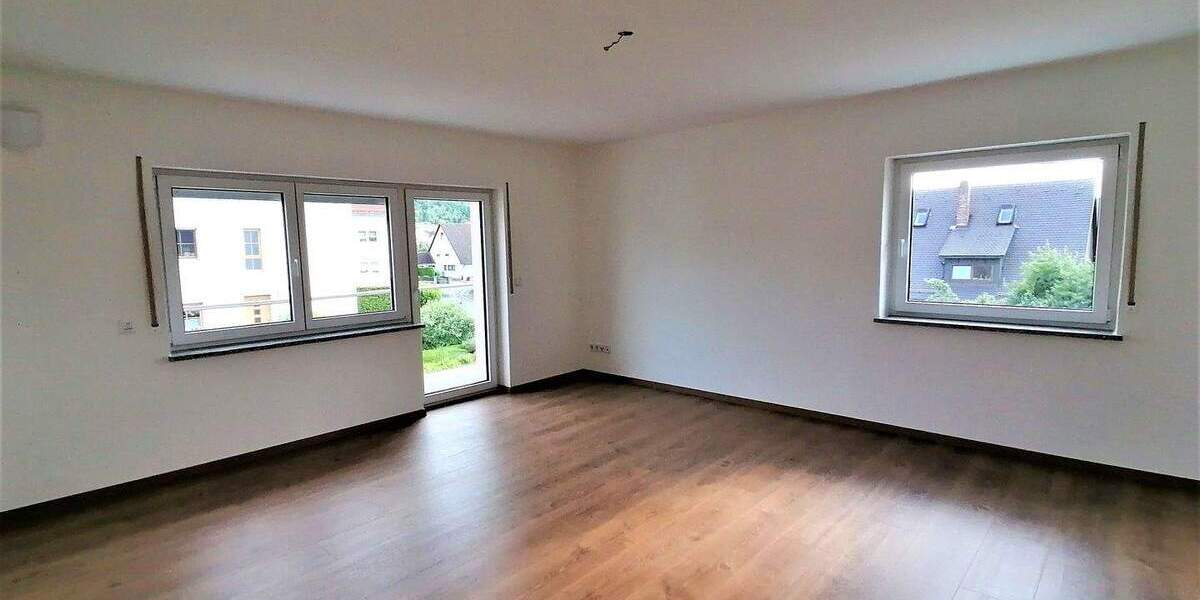 Etagenwohnung Amberg - 3 Zimmer, 86 m&sup2;, 840&euro; | Angebot:24451011