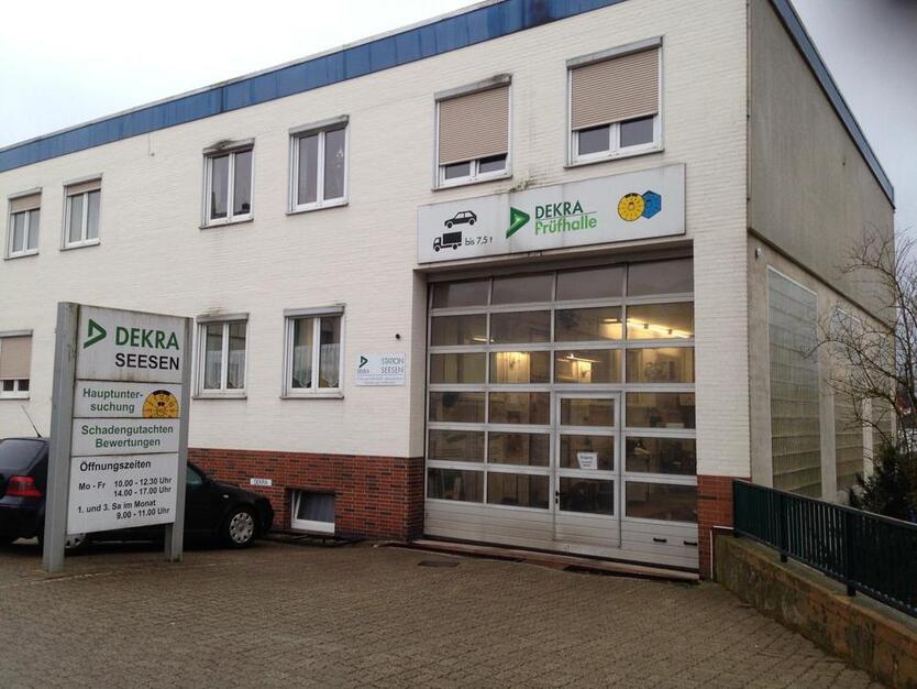 KFZ Werkstatt Halle PKW und LKW Reifenwechsel TÜV Halle