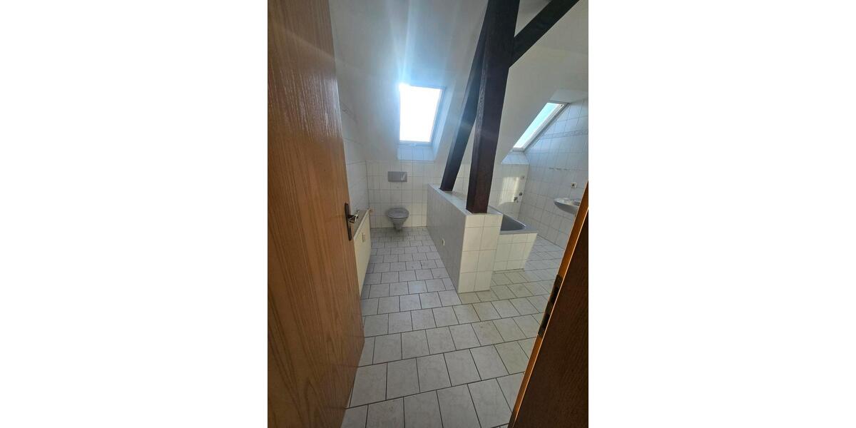 Dachgeschoßwohnung Genthin - 3 Zimmer, 90 m&sup2;, 680&euro; | Angebot:26226986