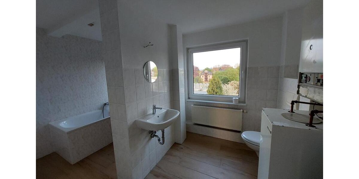 Dachgeschoßwohnung Zittau - 4 Zimmer, 85 m&sup2;, 490&euro; | Angebot:25921333