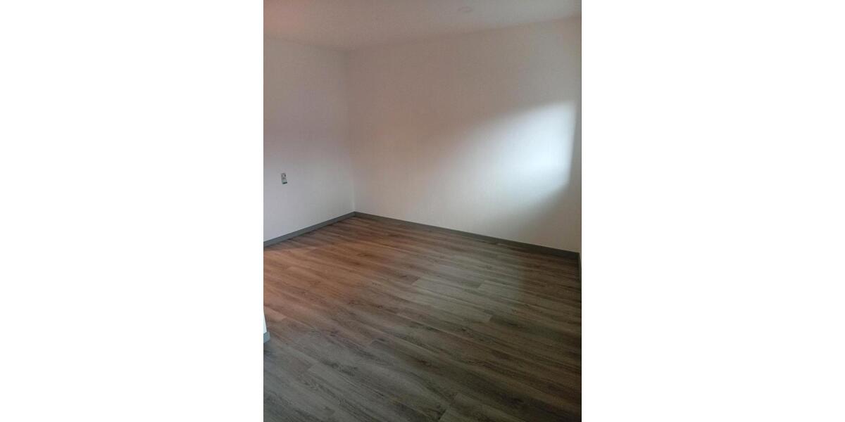 Etagenwohnung Kleinlangheim - 3 Zimmer, 120 m&sup2;, 1.200&euro; | Angebot:26566519