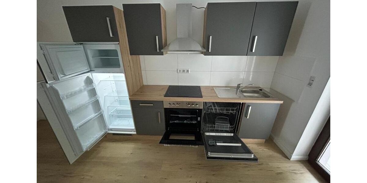 **Kernsaniertes WG-Zimmer mit Einbauküche und Balkon in Wuppertal** 1 zimmer