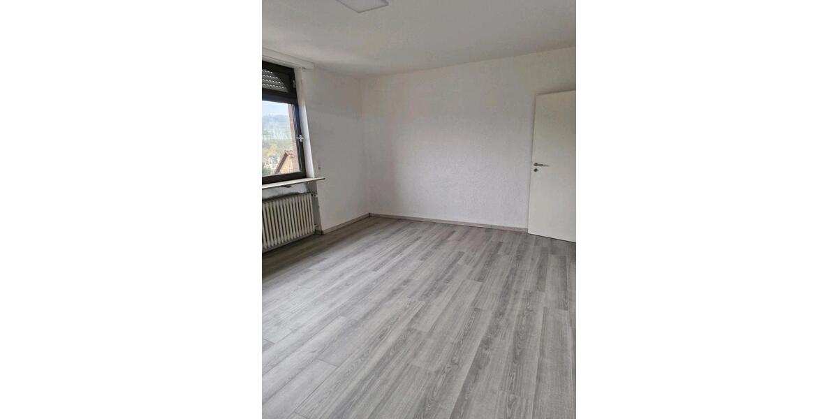 Etagenwohnung Riegelsberg - 3 Zimmer, 85 m&sup2;, 800&euro; | Angebot:26227426