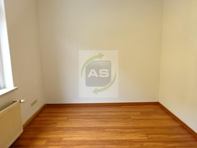 Etagenwohnung Werdau - 4 Zimmer, 96 m&sup2;, 550&euro; | Angebot:24714138