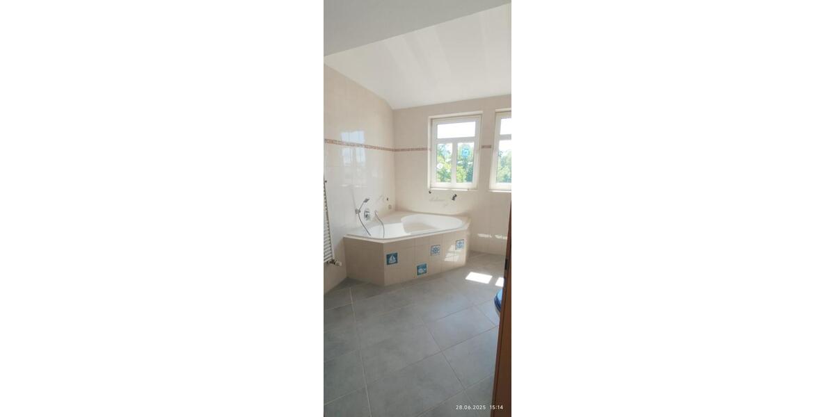 Dachgeschoßwohnung Apolda - 4 Zimmer, 900&euro; | Angebot:20274882