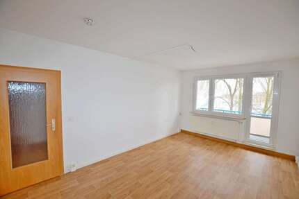 Wohnung Sangerhausen - 4 Zimmer, 72 m&sup2;, 408&euro; | Angebot:26986317