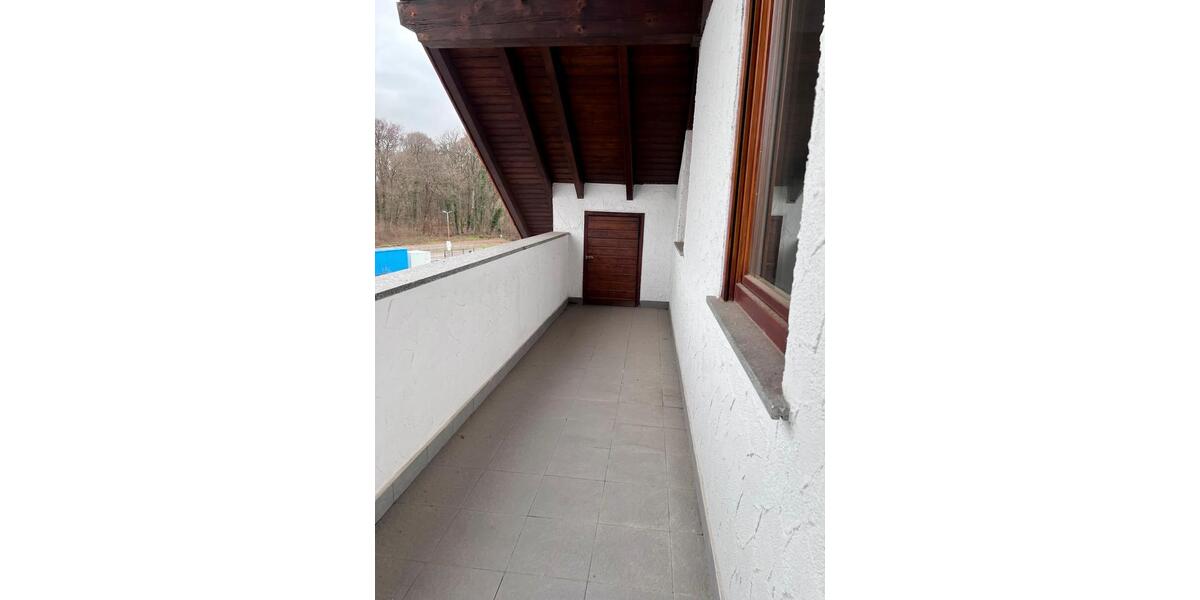 Dachgeschoßwohnung Walldorf - 3 Zimmer, 120 m&sup2;, 1.050&euro; | Angebot:24377932