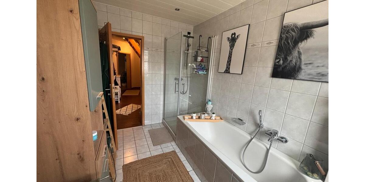 Etagenwohnung Langenfeld (Rheinland) - 2 Zimmer, 90 m&sup2;, 1.300&euro; | Angebot:25267830