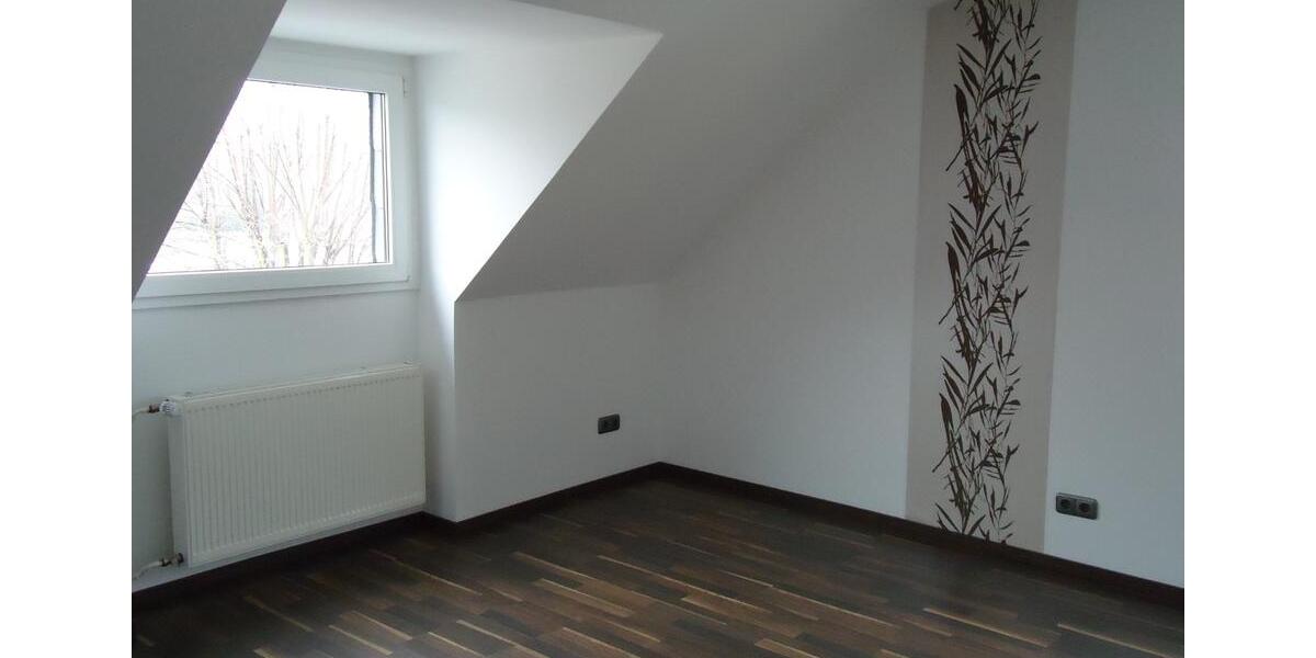 Dachgeschoßwohnung Duisburg Duisburg-Mitte - 2.5 Zimmer, 65 m&sup2;, 599&euro; | Angebot:24841595