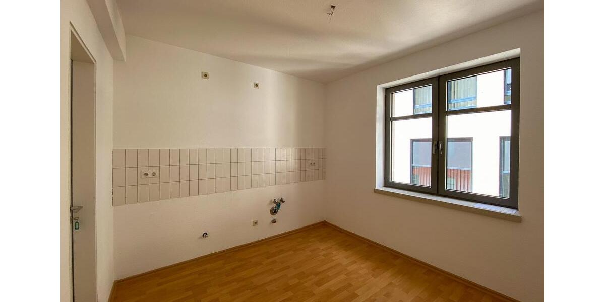 Etagenwohnung Naumburg (Saale) - 4 Zimmer, 110 m&sup2;, 800&euro; | Angebot:26476537