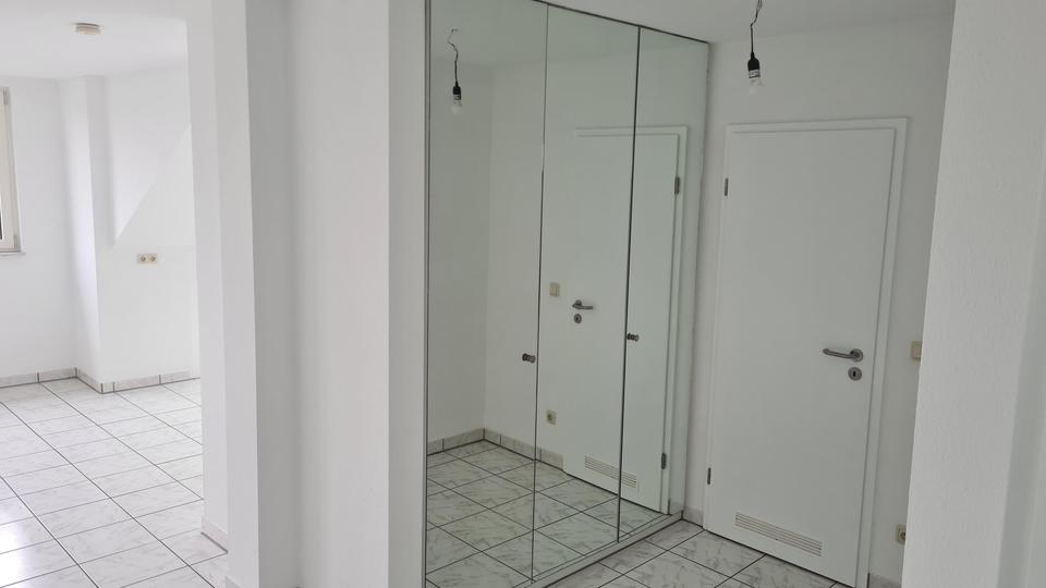 Dachgeschoßwohnung Dinslaken Lohberg - 2.5 Zimmer, 76 m&sup2;, 730&euro; | Angebot:26633965